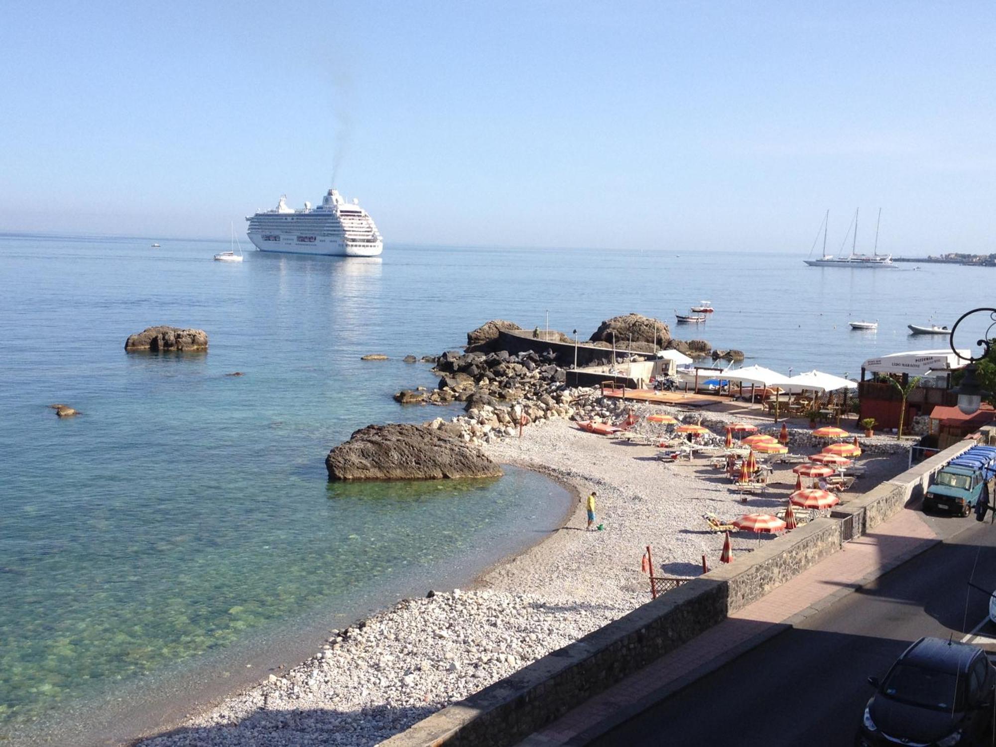 Bed & Breakfast Miramare Giardini Naxos